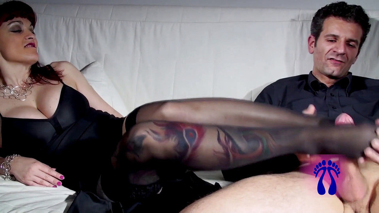 Italian Fetish: Viel sperma auf meinen dunklen strumpfhosen, füßen