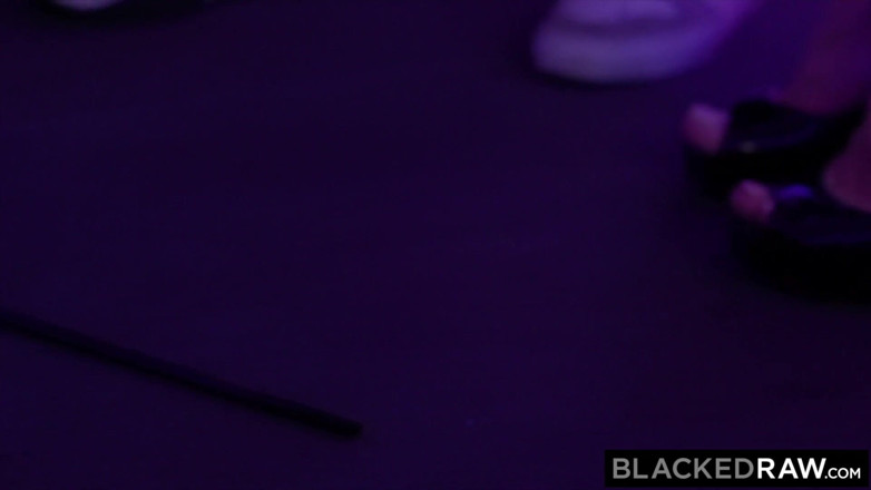 Blackedraw: BLACKEDRAW Nikdy nic takového s bělochem nedělala