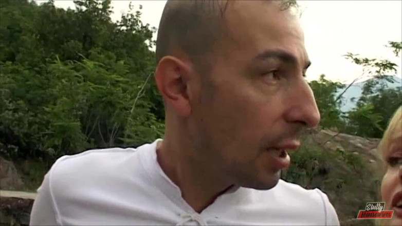 Vere Casalinghe Italia.: Sex în aer liber cu blondă excitată