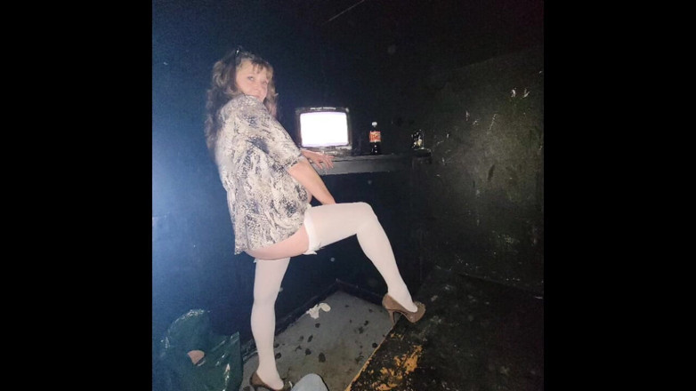 Sex underground for you: Introducing Shellbelle - The Porn Theater Queen