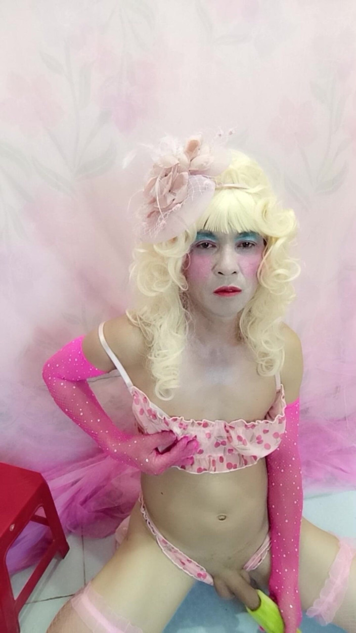 nguyen dang thien tri: Oanh Le Transgender Wearing Sexy Lingerie Porn Avalanche Using New...