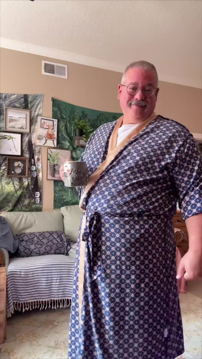 Hand-Free-Daddy-Chub: A barriga é muito grande. Barriga em um urso de pelúcia...
