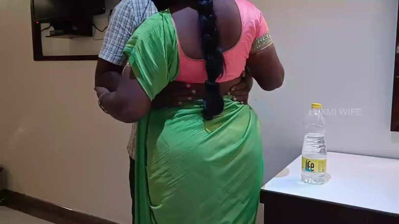 Luxmi Wife: คุณแม่เลี้ยงของเพื่อนเย็ดในผ้าซารีเขียว มีซับ -1