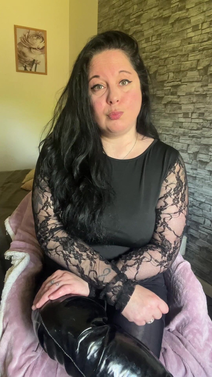 Maitresse Clara: 혹시 저에게 관심이 있을 것 같으셨나요?