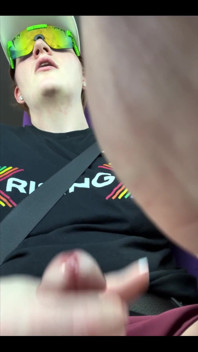 การเดินทางไกลแบบนี้มันยาวนานมาก โดยเฉพาะถ้าไม่มีใครมาจอดูด cock ให้ระหว่างทาง