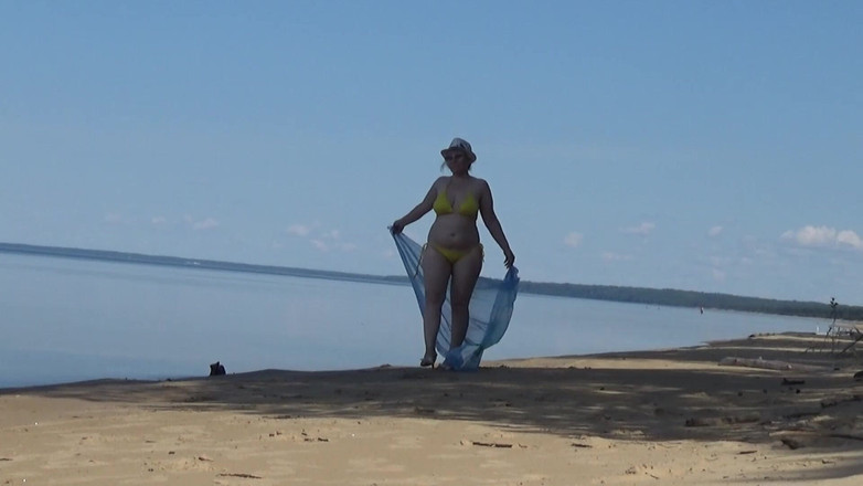 RedRoseRus: 我妻子在海滩上