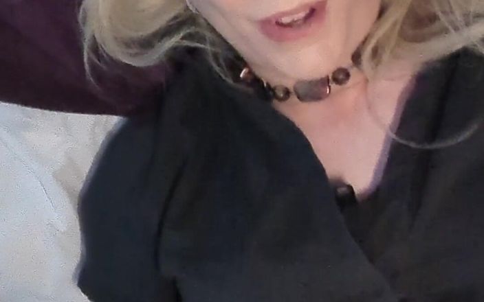 NikkiGee: Kort kjol, strumpor och själv ansiktsbehandling!