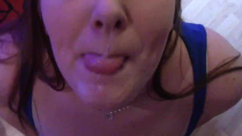 AmateurBBW: His Girlfriend Calls While I Blow