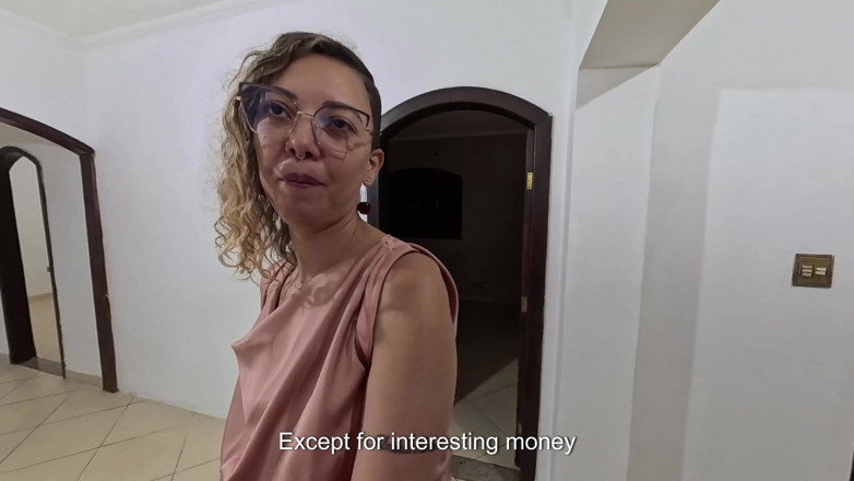 Gabi SweetCouplesStories: 房地产经纪人接受口交和肛交出售房产