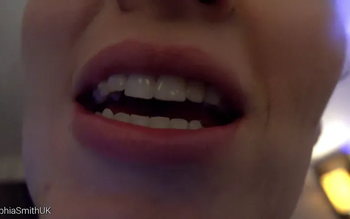 SophiaSmithUK: ASMR a big kiss