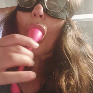 Rebecaxx: Miluji sání mé sexuální šťávy