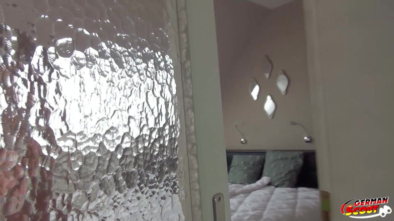 German Scout: Đức Hướng đạo - Máy bay bà già nóng bỏng Blanche Summer đón...