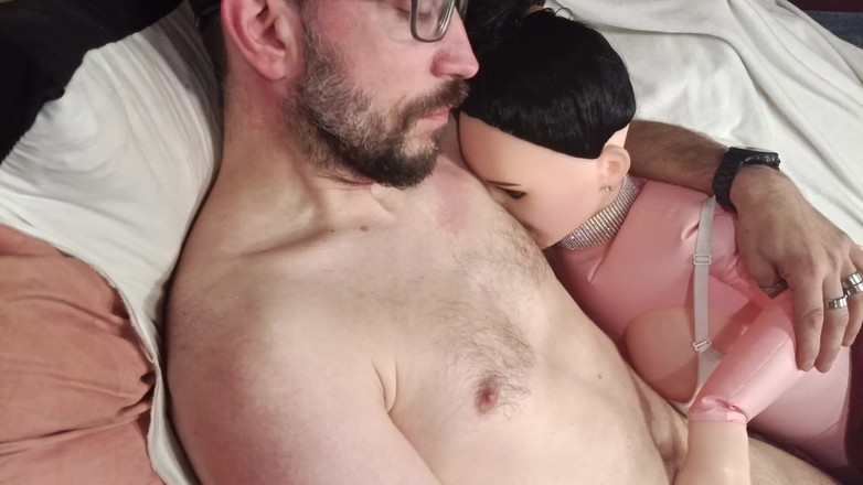 kickerscooter: La masturbación con muñeca