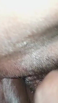 Landet blev skalat, ändå kunde han inte minska värmen i min fitta.