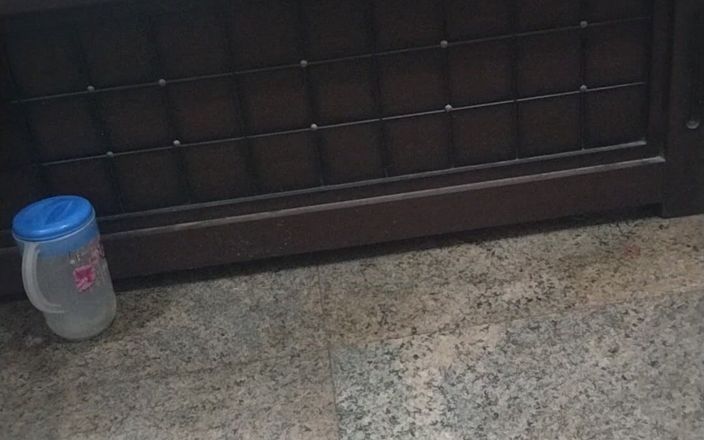 Tamil lesbian: Parlez de son travail de sexe à poil