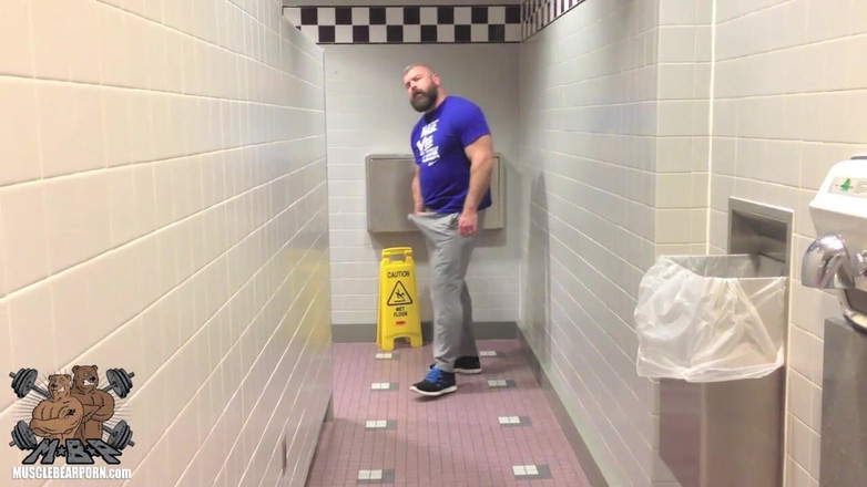 Muscle Bear Porn: Arrêt de repos, croisière, papa