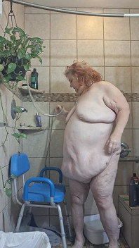 ¡la Enfermera De Gran Belleza Vicki Es Sudorosa Y Tiene Que Orinar!