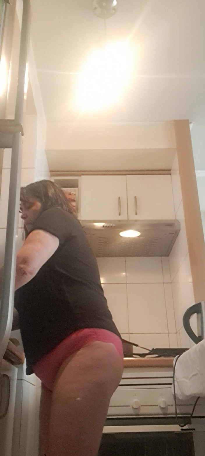 Mommy big hairy pussy: MiLF, pulizia della cucina