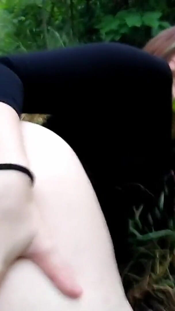 Waldemaria: Une touriste dévergondée vient d’être invitée à baiser son premier mec...