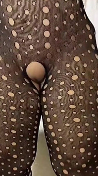PAWG MILF in Tights Shaking Her Juicy Ass. She Warms up to Squirt 3