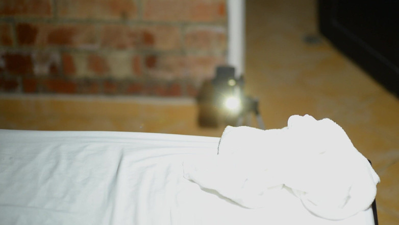 Ellie pink: Місіонерська сексуальна студентка з татуйованою пиздою