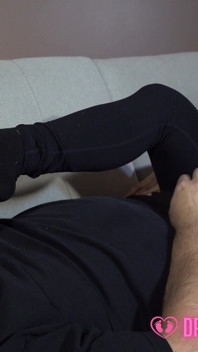 Shelby ใช้ถุงเท้าและมือช่วยเสียวในถุงเท้าดำเหงื่อโชก - Dreamgirls in Socks