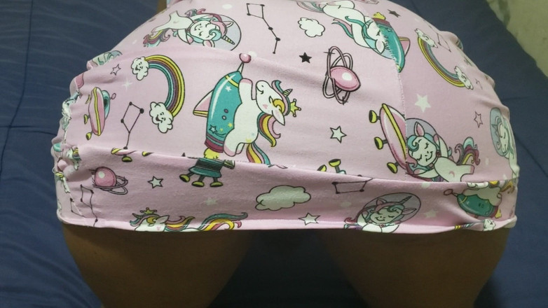 Lovemina: Cette princesse noire à gros cul adore les photos arrières