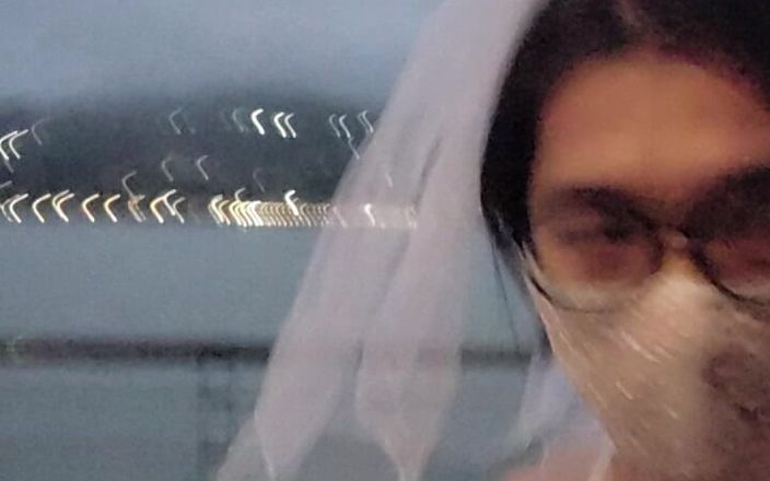 NotAFuta: Mariée, exhibitionniste, éjaculation dans la rue