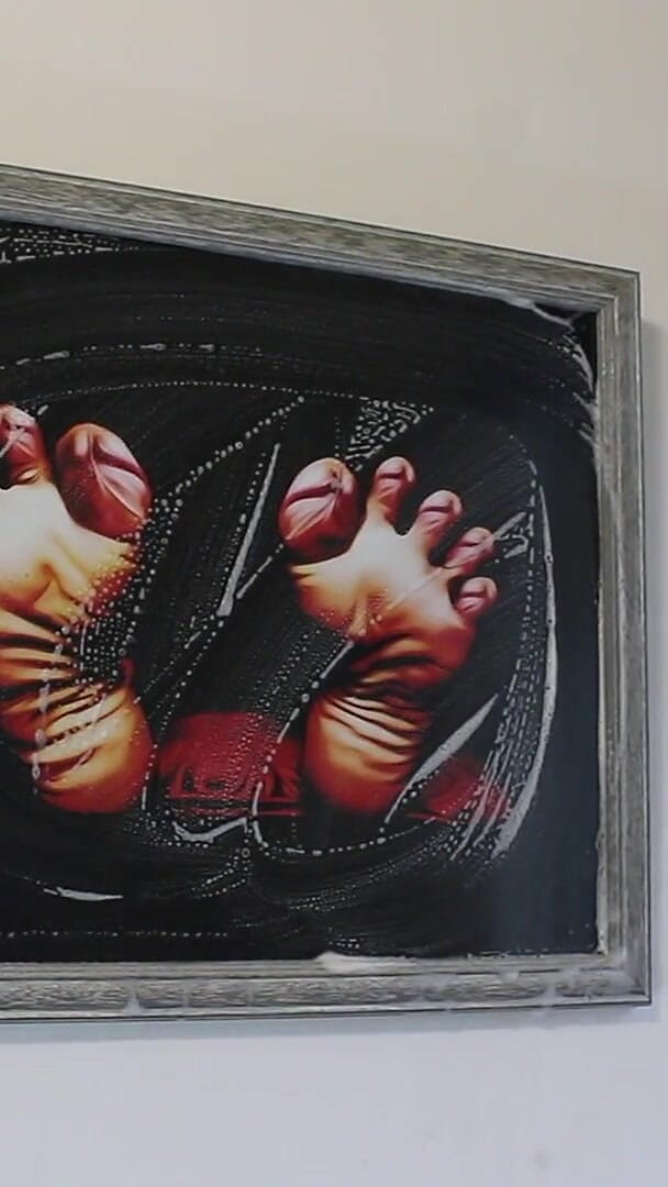 Cleaning Cocktoes Picture (Barefoot Stables)