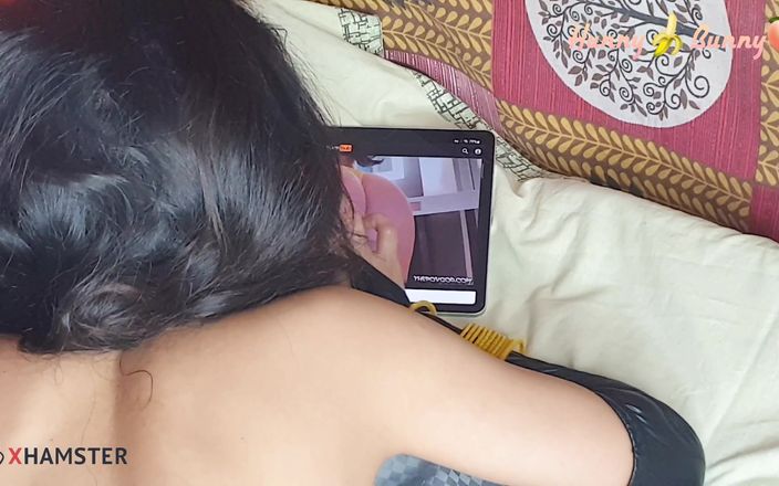 HunnyBunny: Nettes teen beim porno-schauen erwischt, also begleitete ich sie mit...
