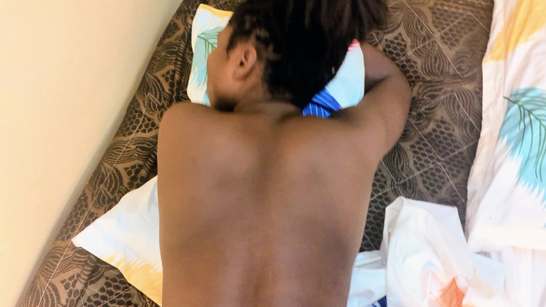 Jack Rick: Söt ebenholts stor röv upphetsade sin man i sängrummet