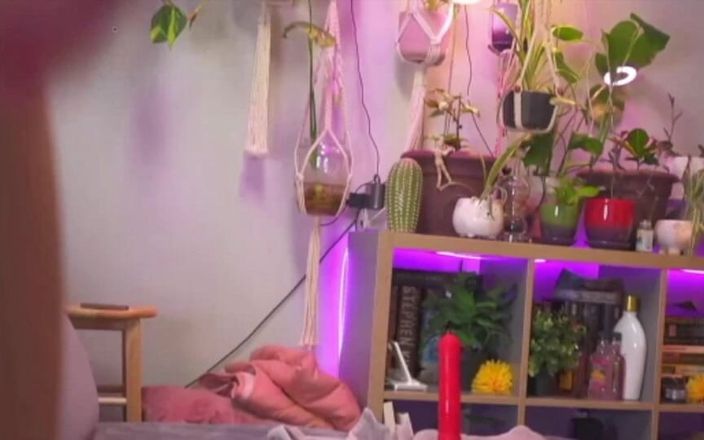 Squirting Senior: Azgın orta yaşlı seksi sürtük evli kadın büyük dildoya biniyor...