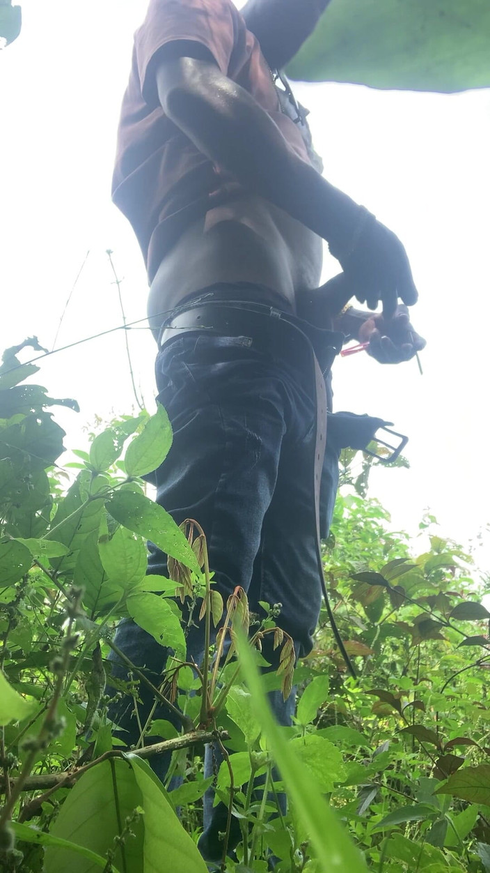 Dickass3x: Éjaculation rapide après une longue promenade dans les bois