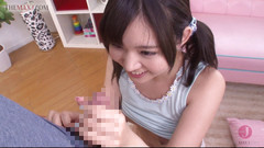 Asian happy ending: Asiatisches teen liebt es, seinen weißen schwanz zu lutschen