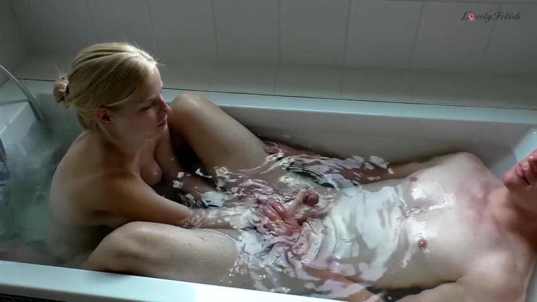 Fuck n Fetish: Tub-sex s 8 orgasmy! - Část 1/2