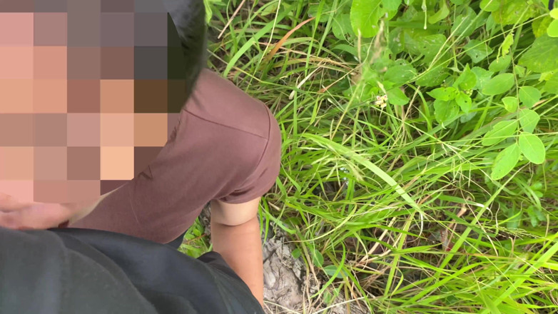 Pinay Shena Mae: Sväljer sperma offentligt.