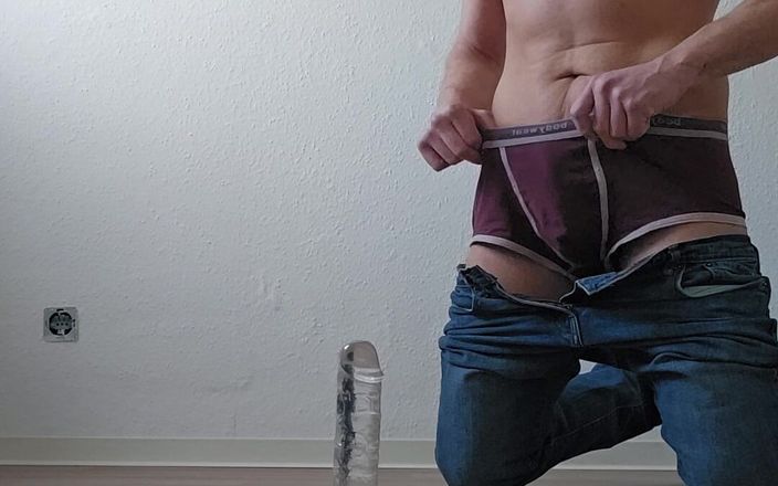 Chris_snoopy_91: Nyepong dan ngentot kontol pakai dildo