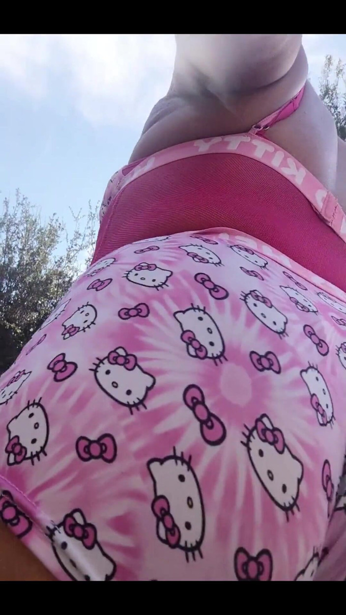 KNKY Bee: My Ass