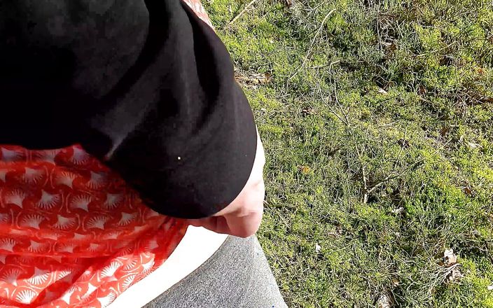 Bouncy Tits Action: Toketmu masih 1000 kali nyepong kontol di hutan?