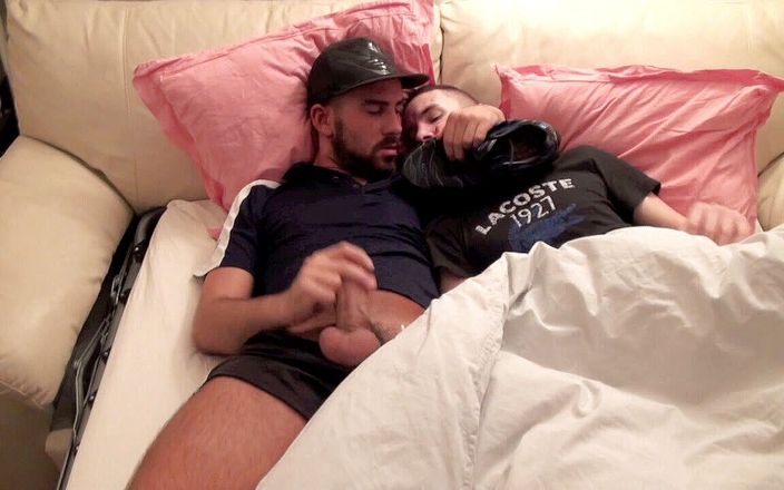 Sneaker gay: Đáy được sử dụng bởi Ả Rập với con cu XXL