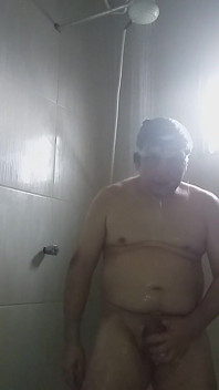 I Love to Show Your Ass Taking a Shower