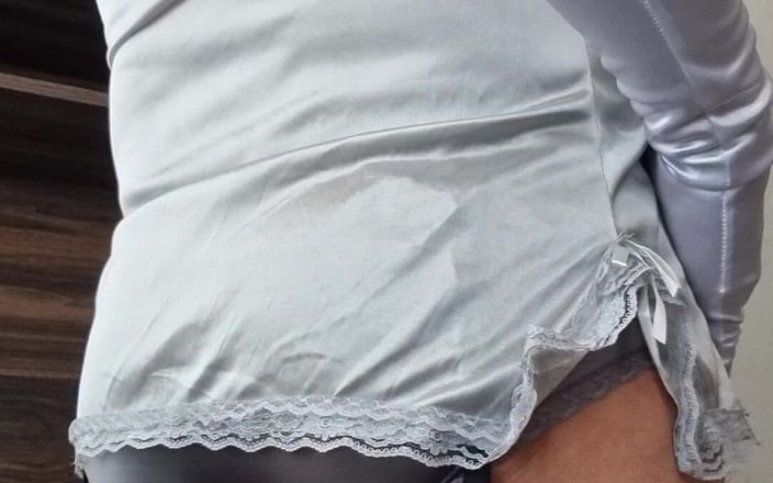 My panties: Sissy komt klaar in mijn sexy lingerie