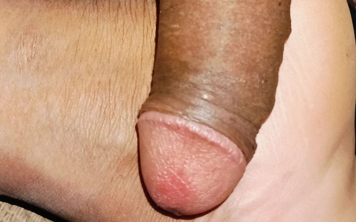 Desi2245: 我喜欢自慰并享受一年漫长的时间