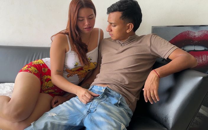 LILY_PUP: Eu encontro um vendedor de imagens com um pau enorme,...