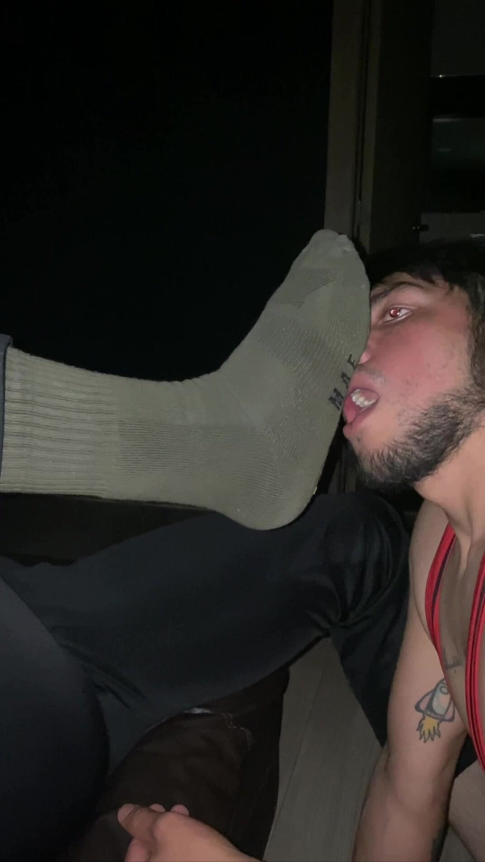 Danmel X: Stinky Feet Deepthroat Worship - Smelling and Licking Before Gagg