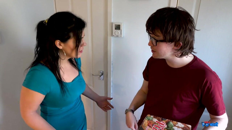 Nerd Pervert: Montse Swinger - la pizza
