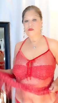 Mi piace ballare questo spogliarello così divertente!