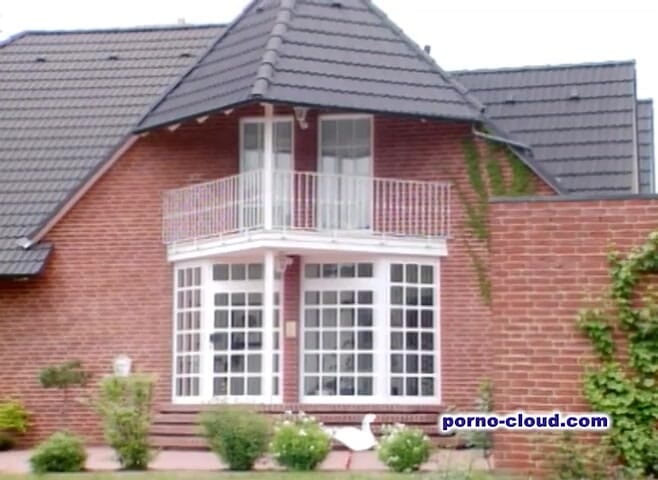 Porno Cloud: Ateşliyken nineyi unutma