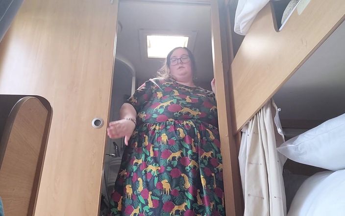 SSBBWLadyBrads: SSBBW Vs Tiny Caravan Doors
