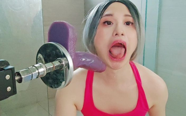 Asian Fem CD: S008 - ragazzo gola profonda con la sua macchina dildo